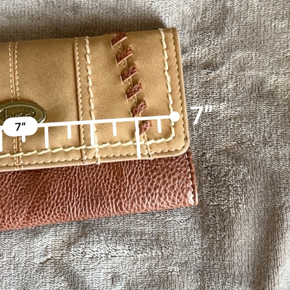b.o.c. Tan Wallet - Picture 15 of 15